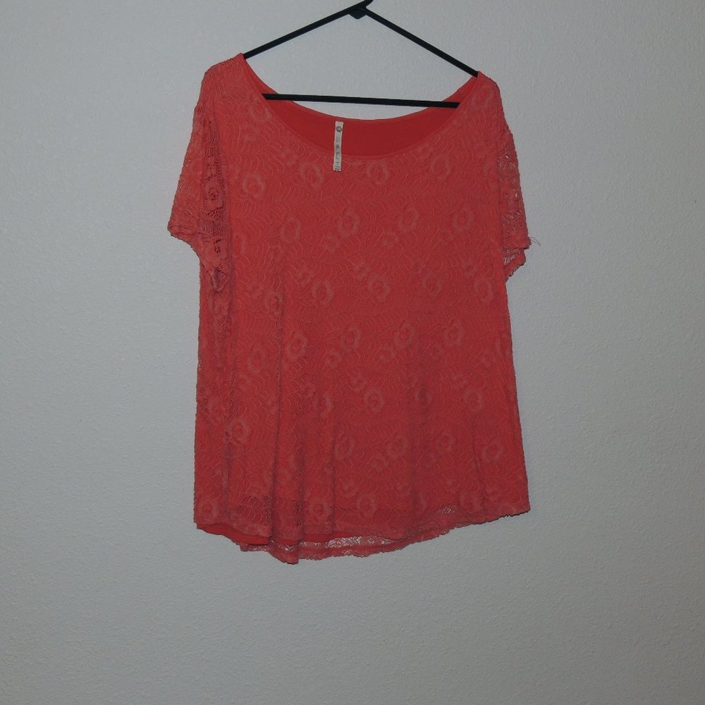 Short sleeve blouse with lace Peach colored